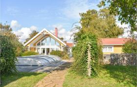 Beautiful home in Beddingestrand with Sauna, 3 Bedrooms and WiFi