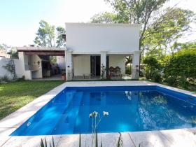 Casa en Paso De La Patria