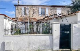 Nice home in La Rochelle with 3 Bedrooms