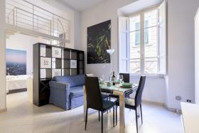 Enjoyable Piazza della Berlina Central Studio