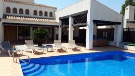 LARGE Luxury 3 Bed Villa (Sleeps 8 ) with Pool, Golf views and more!