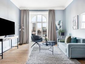 Stunning vacation apartment for up to six with balcony All yours