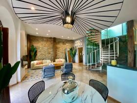 AmazINN Places private Rooftop Pool and relaxing Sound of Sea