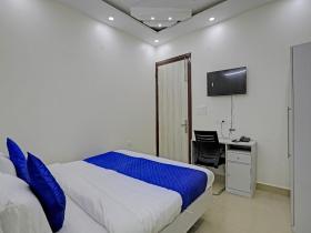 Hotel Star Corporate sector 70