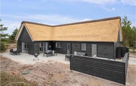 Beautiful home in Henne with 5 Bedrooms, Sauna and WiFi