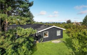 Beautiful home in Frevejle with 4 Bedrooms and WiFi