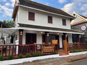 KHIRI2 Guesthouse