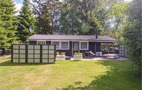 Amazing home in Idestrup w/ Jacuzzi and 3 Bedrooms