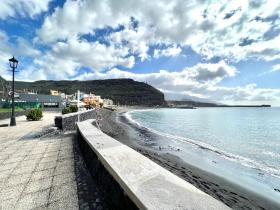 Apartamento con bonita vistas al mar, Wifi y acceso directo en la playa