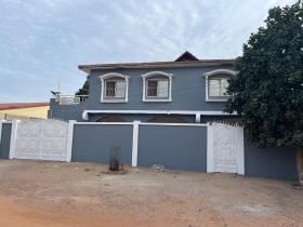 Captivating 5-bedroom duplex with 4 toilets