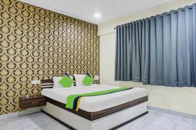 Treebo Trend Emerald Tree