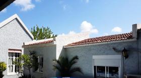 Excelente apartamento céntrico con cochera.