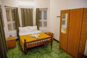 Maison Blanche Near White Town