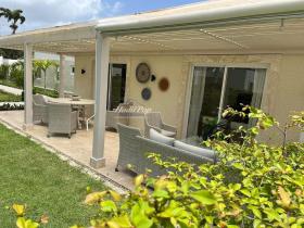 Hermosa Villa con casa club y club de playa