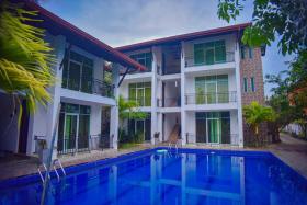 Airport Sanri villa / Hotel Shiromi