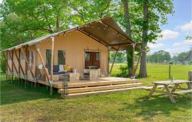 Beautiful caravan in Markelo with WiFi and 3 Bedrooms