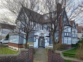 Buile Hill Holiday Flats