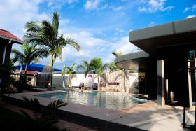 Cheerful and luxurious 4 bedroom villa with a pool.