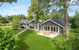 Stunning home in Vggerlse with 6 Bedrooms, WiFi and Indoor swimming pool