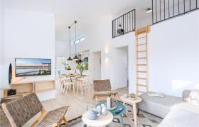 Awesome home in Lembruch-Dmmer See with 3 Bedrooms, Sauna and Indoor swimming pool