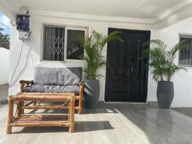 Private 3 Bedroom Home in Gated Community B's Guest House