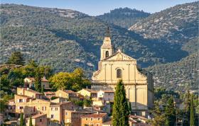 Amazing home in Bédoin with WiFi and 3 Bedrooms