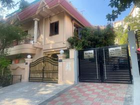 Elegant & Luxurious Villa at Film Nagar, Jubilee Hills near Apollo