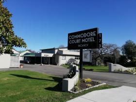 Commodore Court Motel