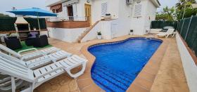 Riumar "Garbi", 500m to beach, private pool, On-Site-Service, dog beach