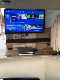 Beautiful 4 Berth Boat In East Cowes