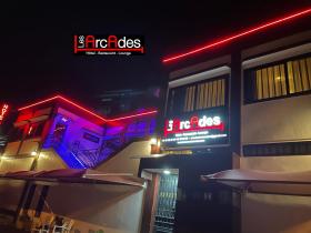 HOTEL LES ARCADES