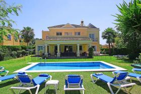1106 Marbella Large Family Villa