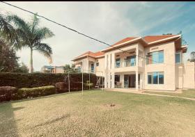 Entire 4 bedrooms comfy house in kimihurura