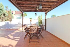 Global Properties, Adosado con vistas al mar en playa de Corinto