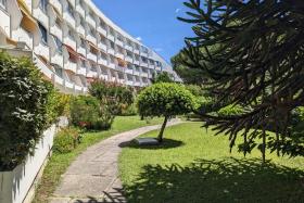 Cosy 37 M2 With Pool On The Seaside