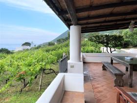 Casa Mary - Monolocale panoramico in centro a Malfa