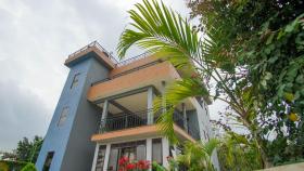 Hutland Hotel Garuga