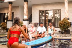 Surf & Party - Hostel Somewhere Else