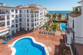 2233-Lovely 2 bedrooms on the beach, pool and port