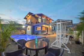 EMPYREAN STAY ll 4BHK ENFIELD MANSION ll AC ll POOL ll FREE WIFI