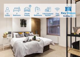 Large House - Contractors & Families & Private Parking by Comfy Workers