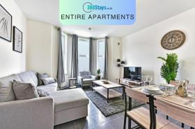 West Ealing Serviced Apartment - 2 Bedroom 2 Bath Parking Near Station