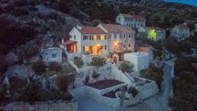 Nautilus-Bay Steinhaus