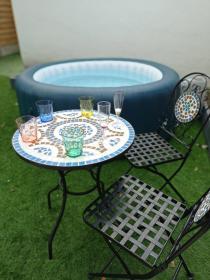 Preston Mews - Hot Tub, Parking, Sleeps 8!