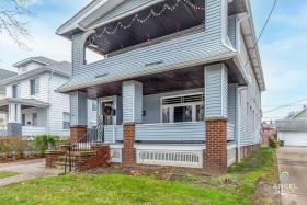 Beautifully Remodeled Duplex Apt in West Blvd