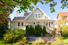 Ocean Island Garden Suites