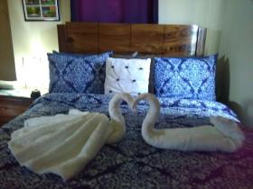 Cheerful 2-Bedroom Home in Falmouth Garden