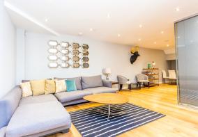 The Sweet Mews - Large 4BDR Home