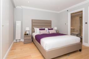 One bedroom Hyde Park Apartment