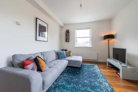 Pass the Keys Bright Apartment in Peckham with Free Parking
